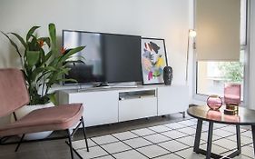 Phaedrus Living City Centre Luxury Flat Anemone 103